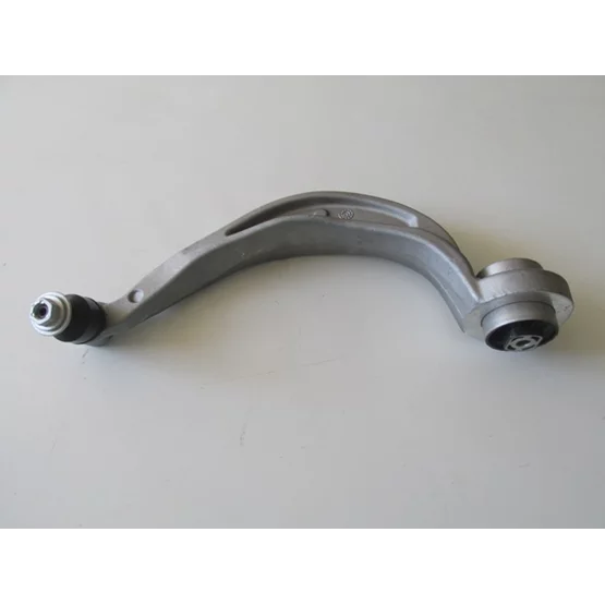 8K0407694T Audi A5- 08/12  Ön Alt Tabla Sağ Eğri Tip Burç