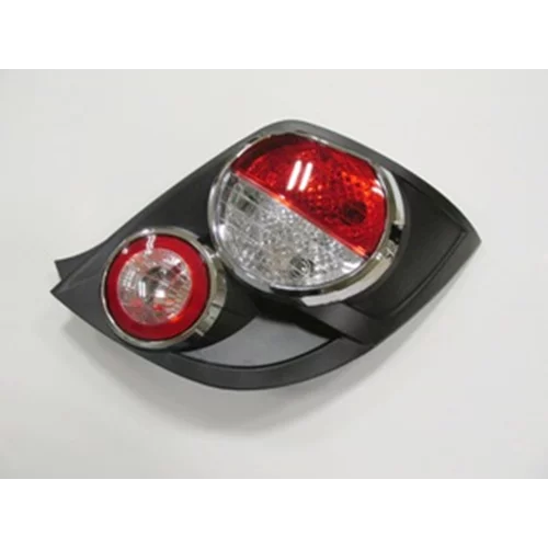 Chevrolet Aveo- Hb- 11/14  Stop Lambası Sağ Kırmızı/Beyaz (Nikelaj Çerçeveli) (Famella)